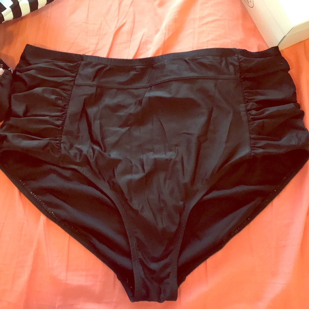 Ava and Viv high waisted